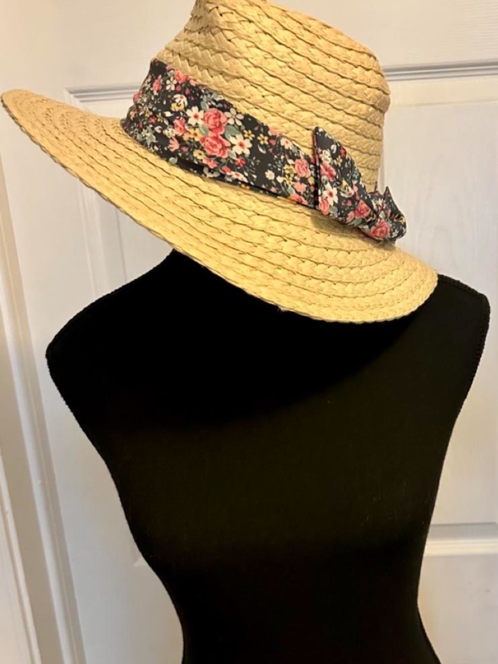 NWT Cottage Core Sun Hat with Floral Band - Natural Sl